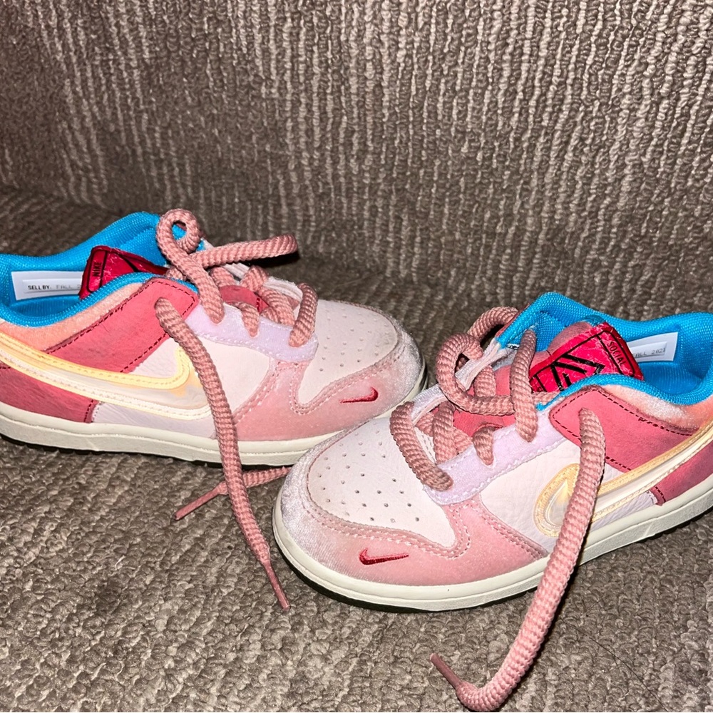 Toddler dunks